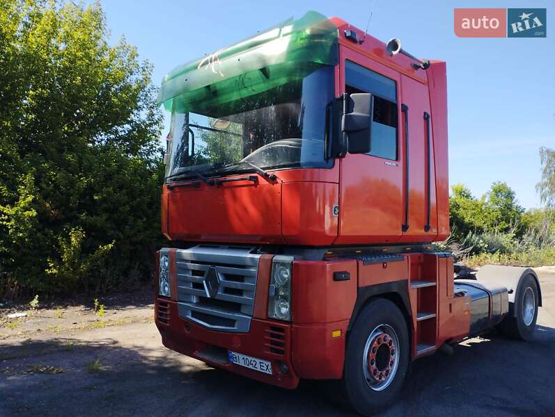 Тягач Renault Magnum 2002 в Семеновке