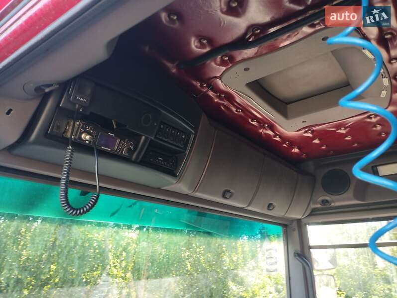 Тягач Renault Magnum 2002 в Семеновке