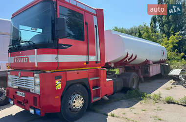 Тягач Renault Magnum 2000 в 
