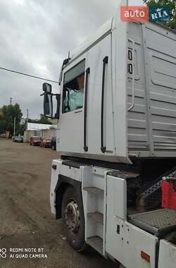 Тягач Renault Magnum 2003 в 