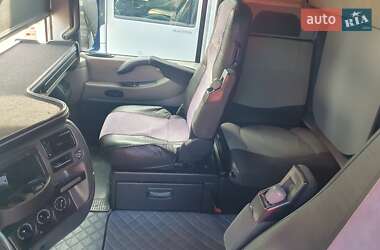 Тягач Renault Magnum 2012 в 