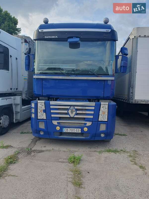 Тягач Renault Magnum 2012 в 