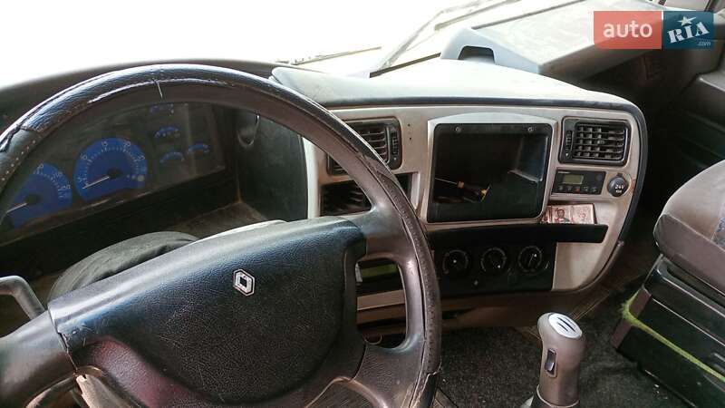 Тягач Renault Magnum 2005 в Кореці