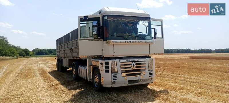 Тягач Renault Magnum 2005 в Катеринополе