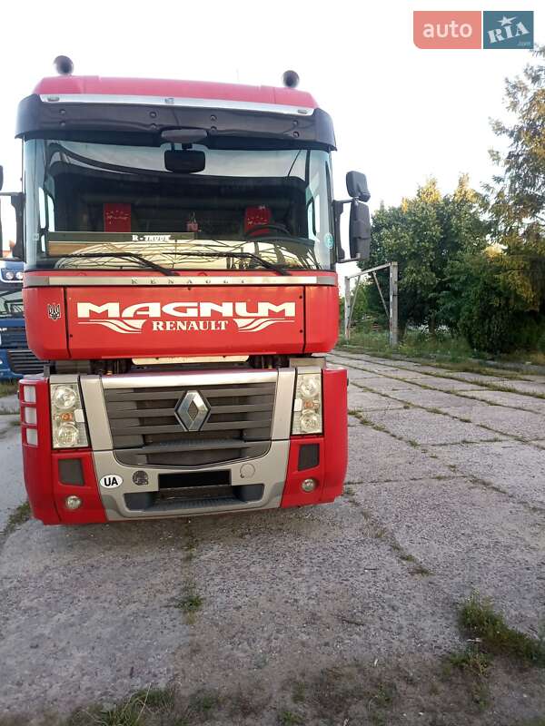 Тягач Renault Magnum 2011 в Львове
