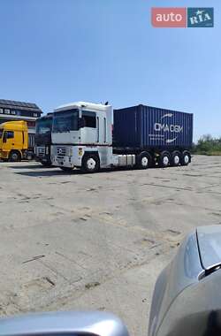 Тягач Renault Magnum 2002 в 