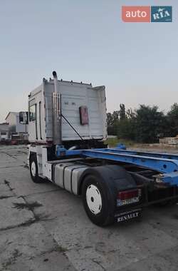 Тягач Renault Magnum 2002 в 