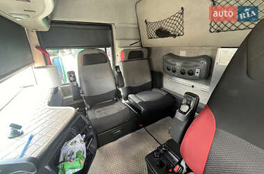 Тягач Renault Magnum 2012 в 
