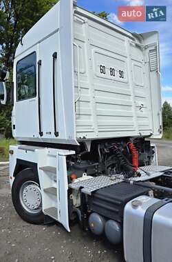 Тягач Renault Magnum 2013 в 