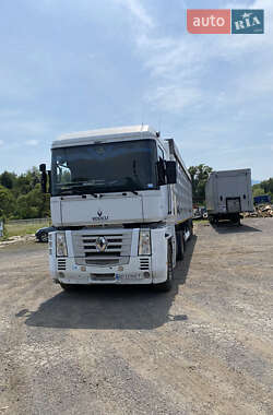 Тягач Renault Magnum 2006 в Сваляве