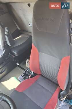 Тягач Renault Magnum 2010 в 