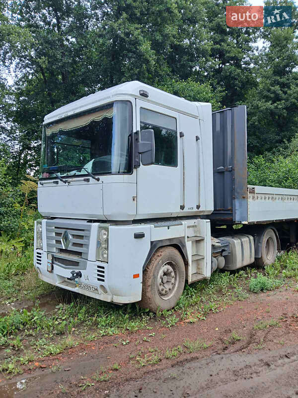 Борт Renault Magnum 2006 в Львові