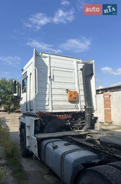 Тягач Renault Magnum 2001 в 
