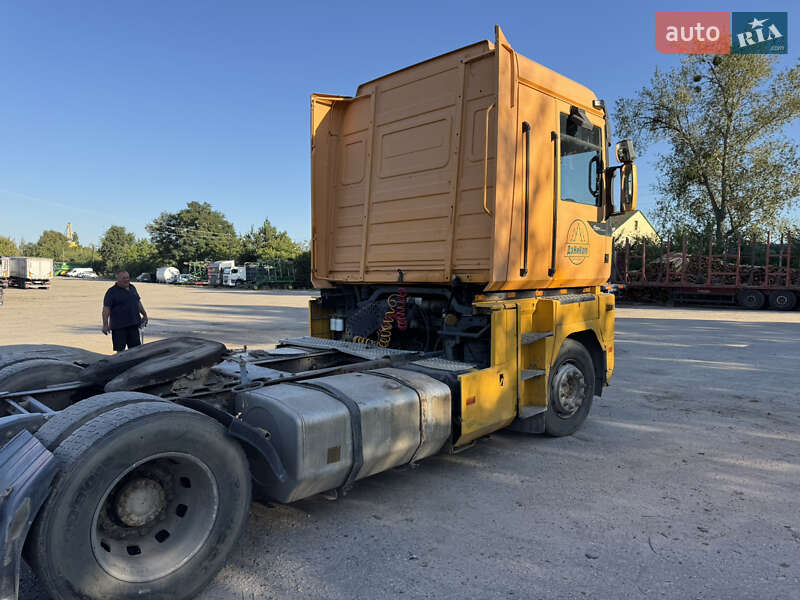 Тягач Renault Magnum 2000 в Білій Церкві