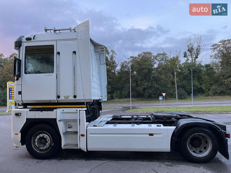 Тягач Renault Magnum 2007 в Ровно