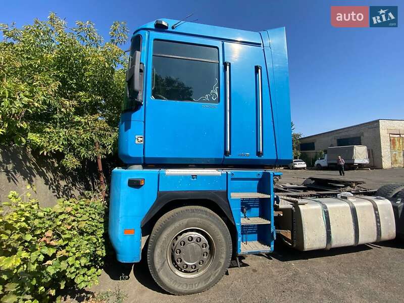 Зерновоз Renault Magnum 2005 в Высокополье