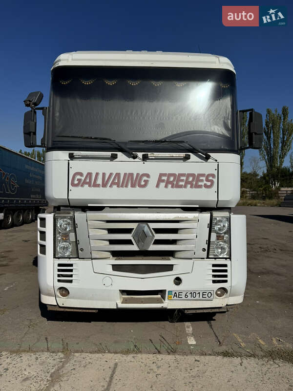 Тягач Renault Magnum 2003 в 