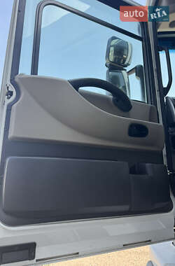 Тягач Renault Magnum 2013 в 