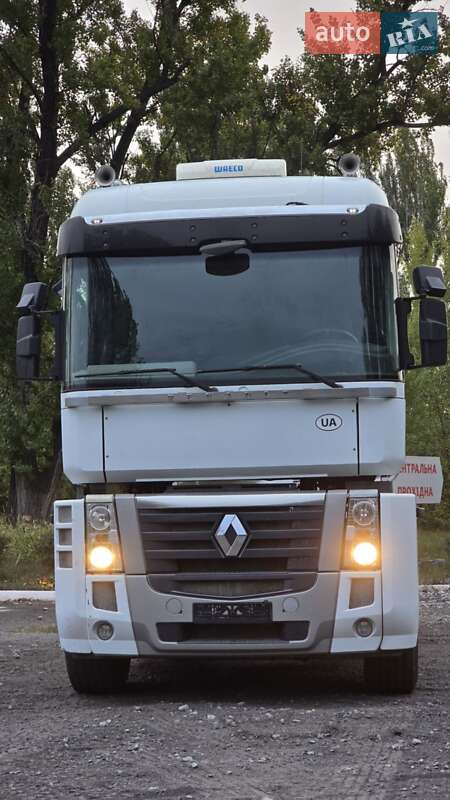 Renault Magnum 2013