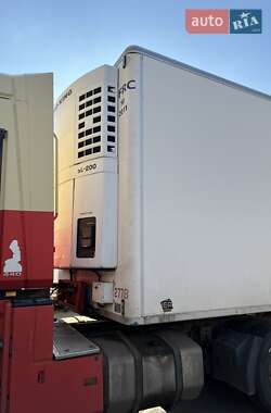 Тягач Renault Magnum 2004 в 