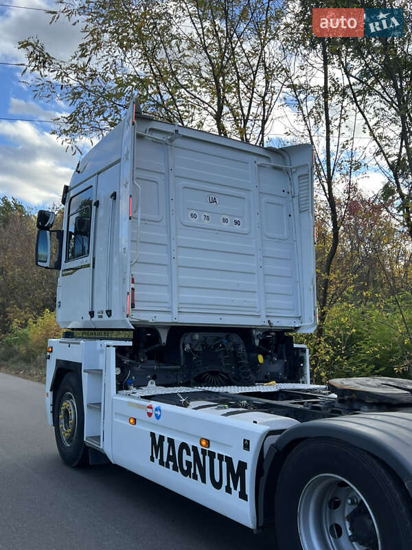 Тягач Renault Magnum 2008 в Черкасах