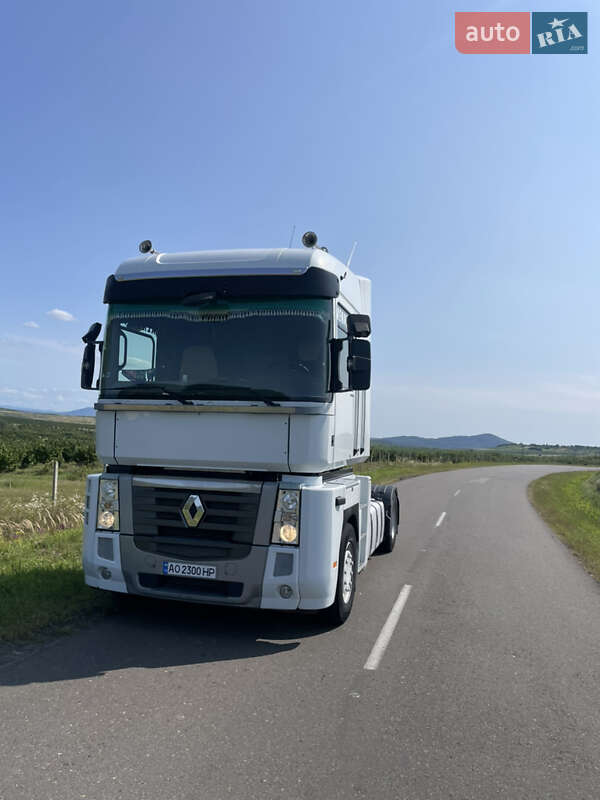 Тягач Renault Magnum 2011 в Иршаве