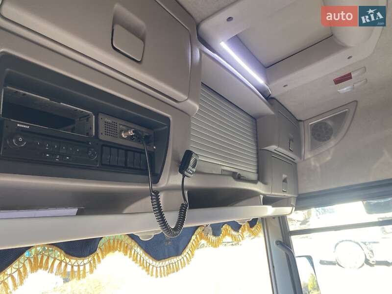 Тягач Renault Magnum 2010 в Переяславі