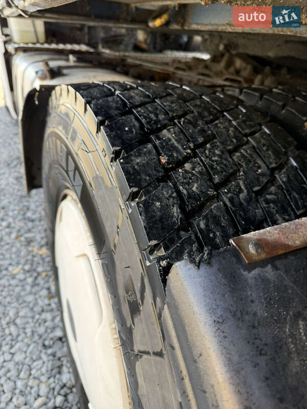 Вантажний фургон Renault Magnum 2005 в Хотині