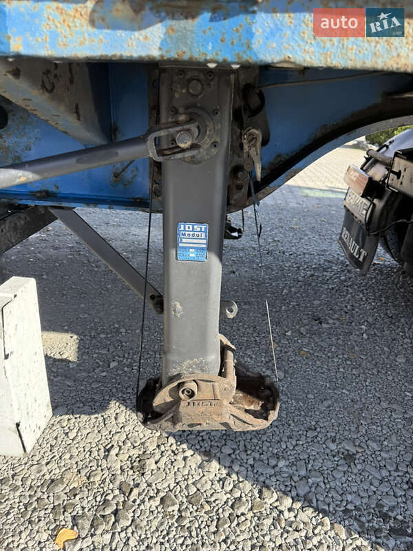 Вантажний фургон Renault Magnum 2005 в Хотині