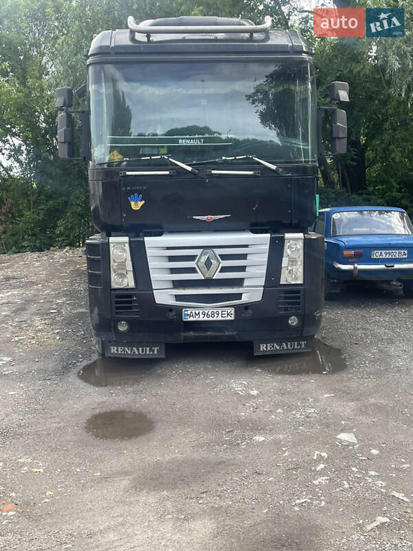 Тентований Renault Magnum 2005 в Києві