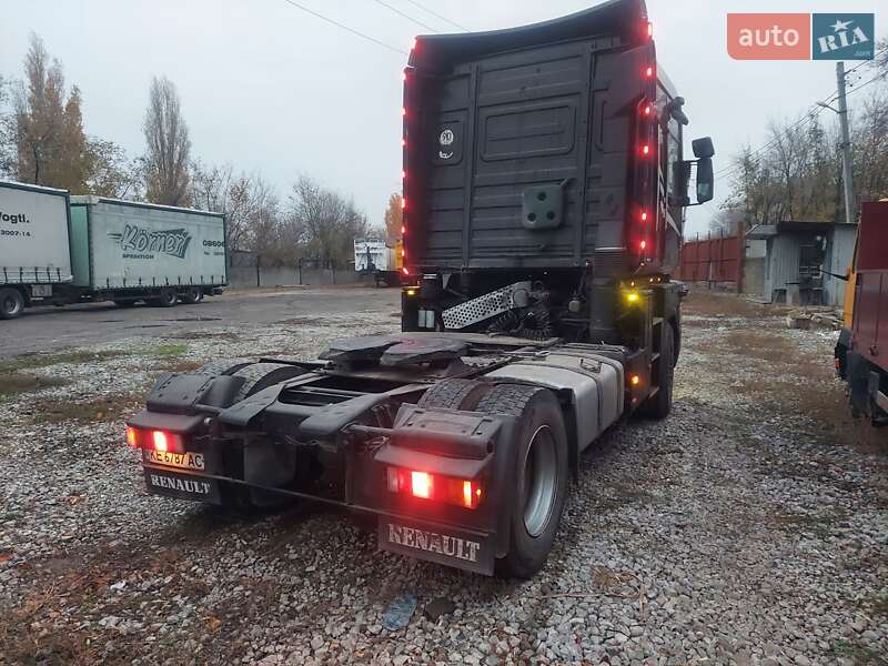 Тягач Renault Magnum 2004 в Новомосковську