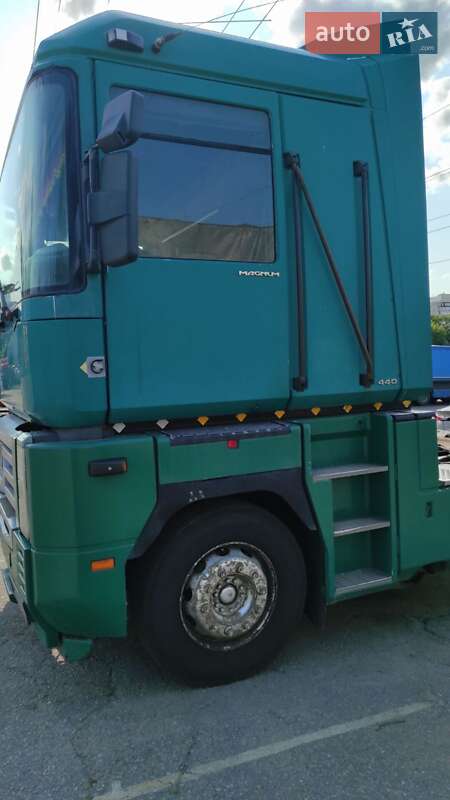 Тягач Renault Magnum 2004 в Киеве