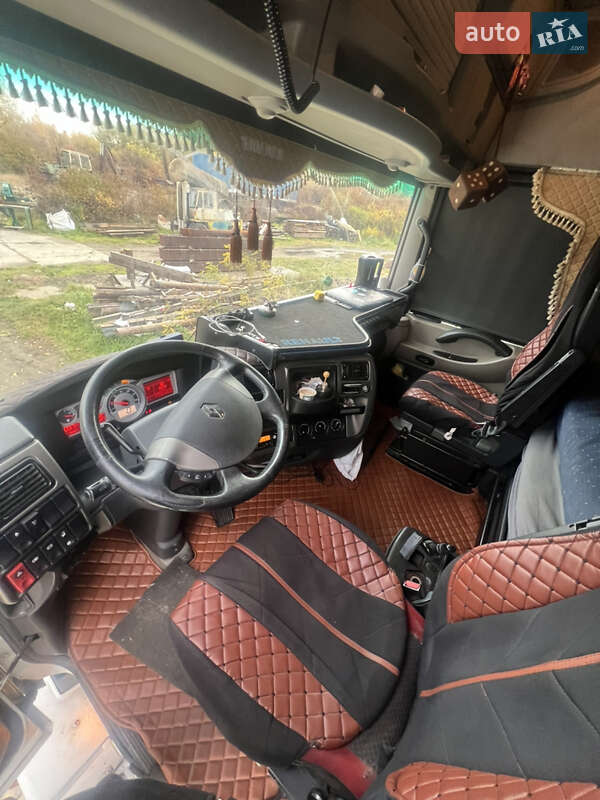 Тягач Renault Magnum 2011 в Ужгороде