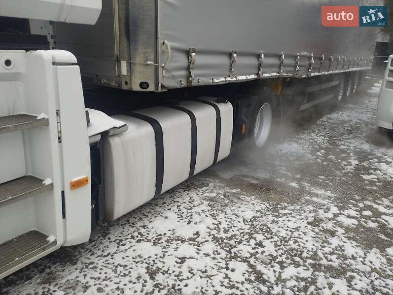 Тягач Renault Magnum 2011 в Долині