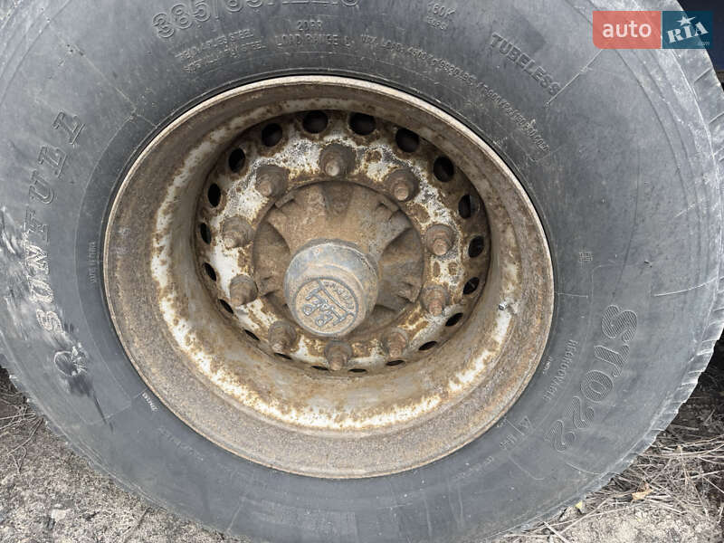 Тягач Renault Magnum 2005 в Києві