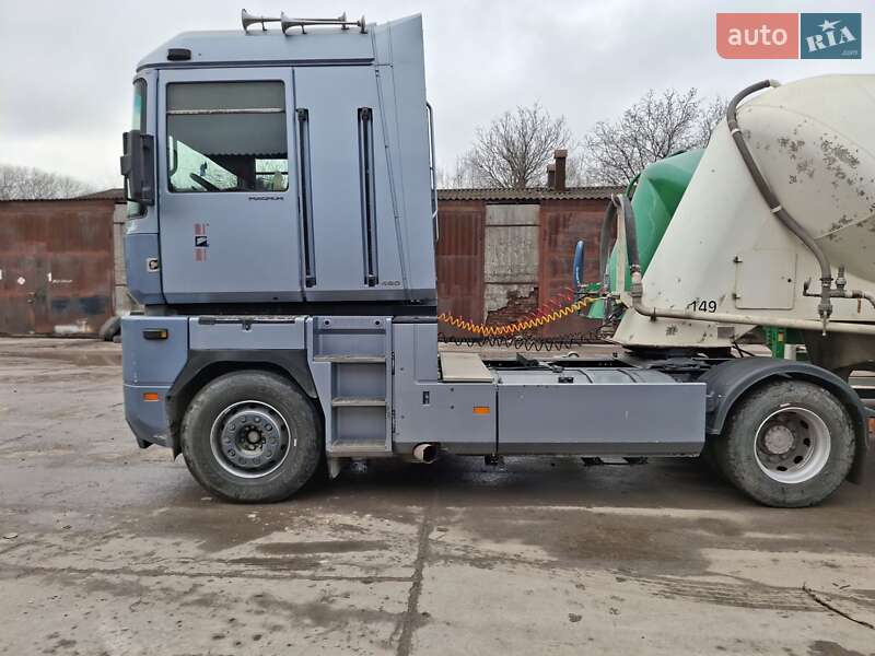 Тягач Renault Magnum 2002 в Кам'янець-Подільському