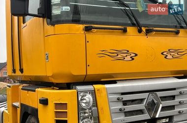 Тягач Renault Magnum 2004 в Дубровице