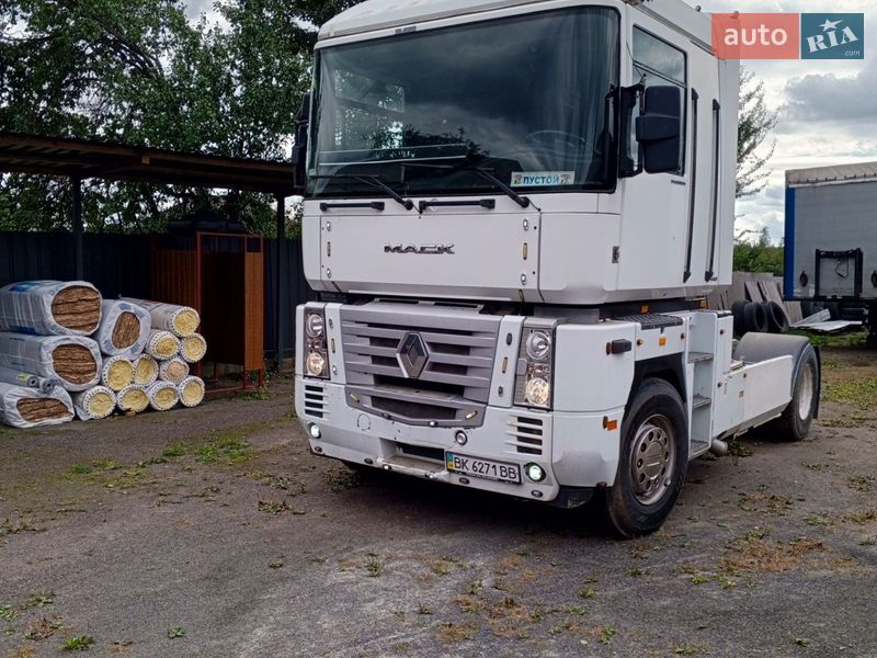 Тягач Renault Magnum 2004 в Рокитном