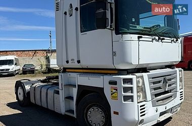 Вантажний фургон Renault Magnum 2005 в Чернівцях