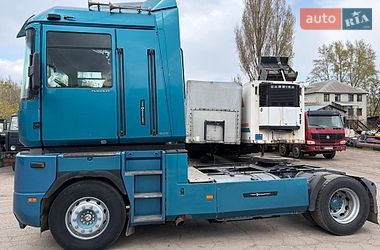 Тягач Renault Magnum 2003 в Харкові