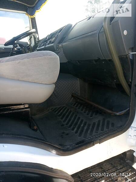 Тентований Renault Manager 1995 в Кельменцях