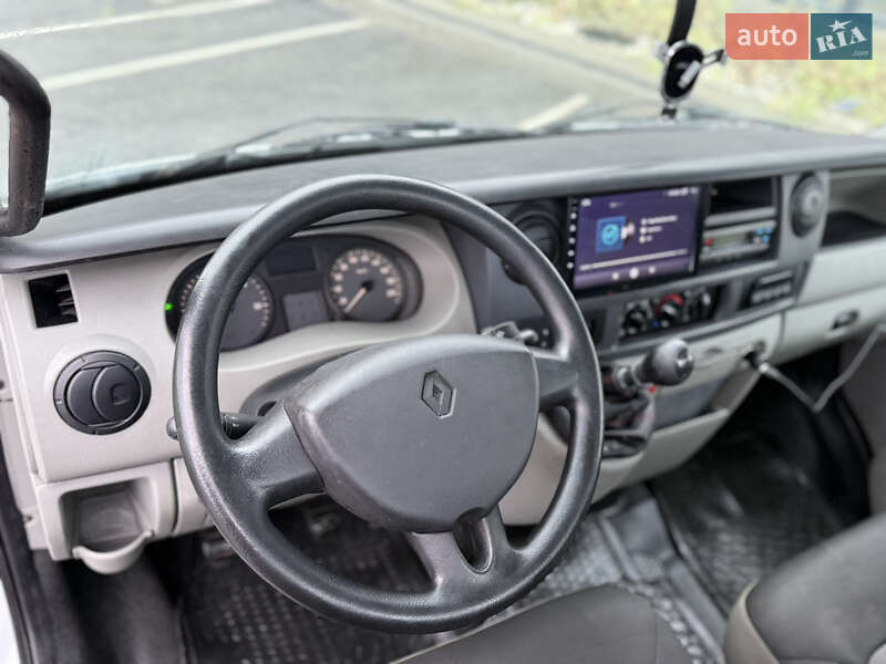 Автовоз Renault Mascott 2004 в Городке