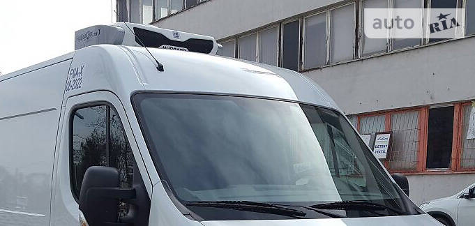 Вантажопасажирський фургон Renault Master 2016 в Києві