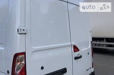 Вантажопасажирський фургон Renault Master 2014 в Дніпрі