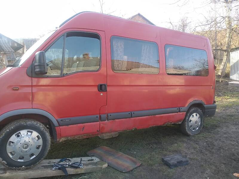 Вантажопасажирський фургон Renault Master 2000 в Львові