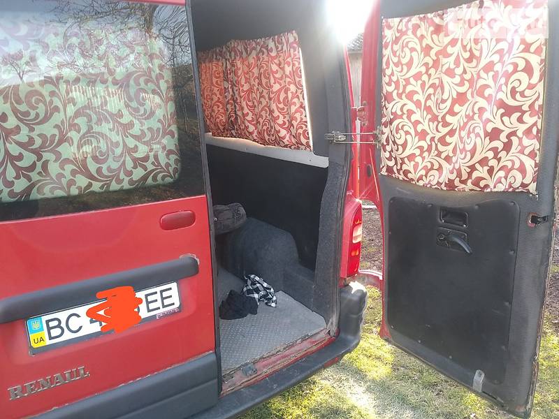 Вантажопасажирський фургон Renault Master 2000 в Львові