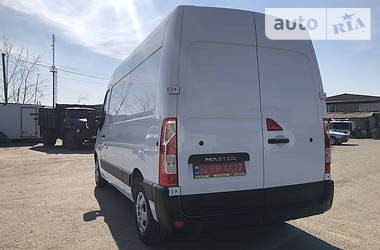 Вантажопасажирський фургон Renault Master 2015 в 
