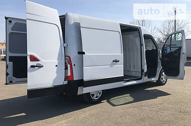 Вантажопасажирський фургон Renault Master 2015 в 