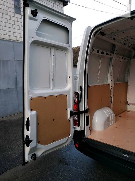 Вантажопасажирський фургон Renault Master 2017 в Броварах