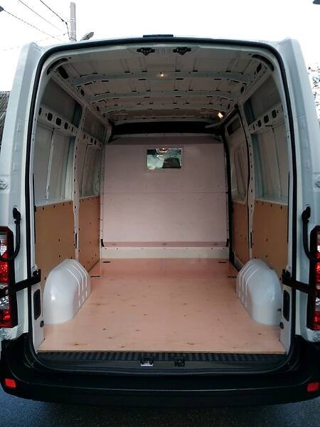 Вантажопасажирський фургон Renault Master 2017 в Броварах